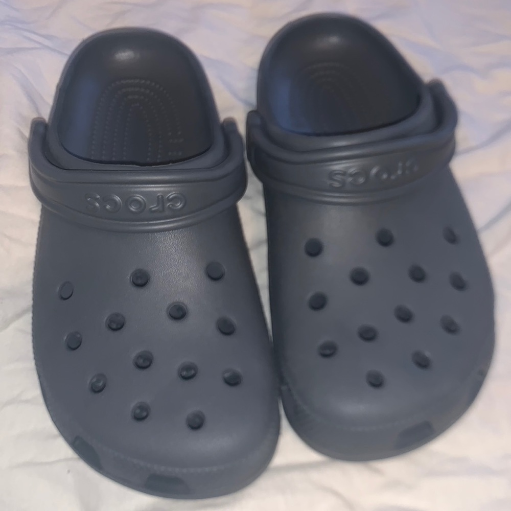 WORN ONCE Crocs classic grey men’s 7 women’s 9
